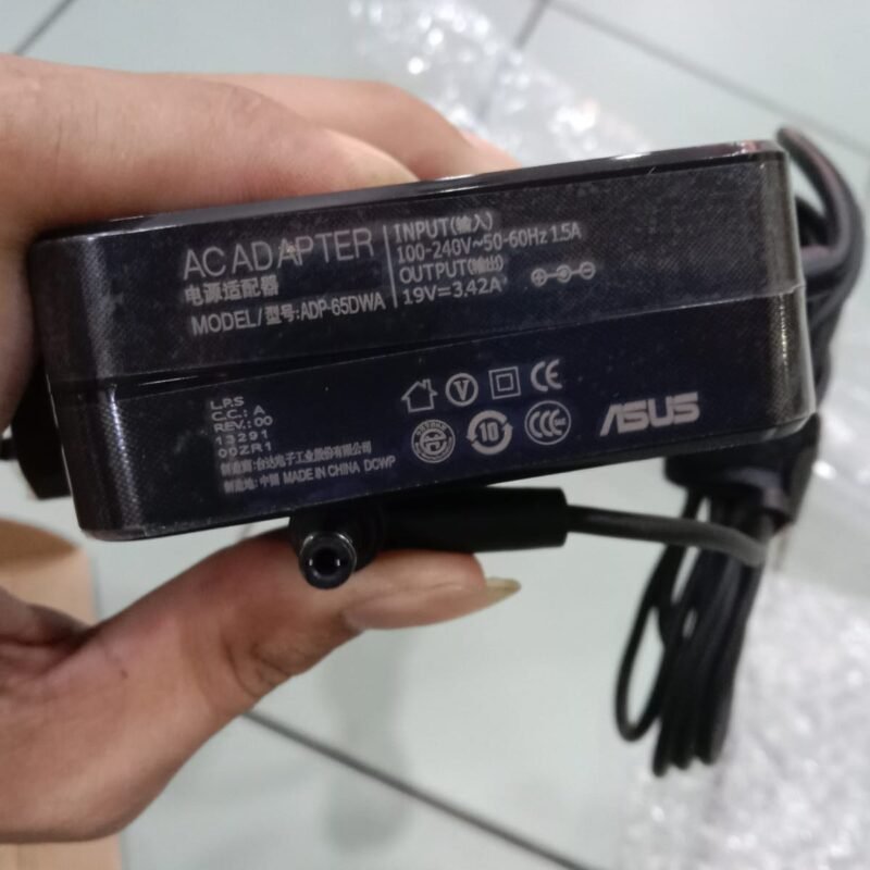 ADAPTER ASUS 19V 3.42A 5,5*2,5 SQUARE