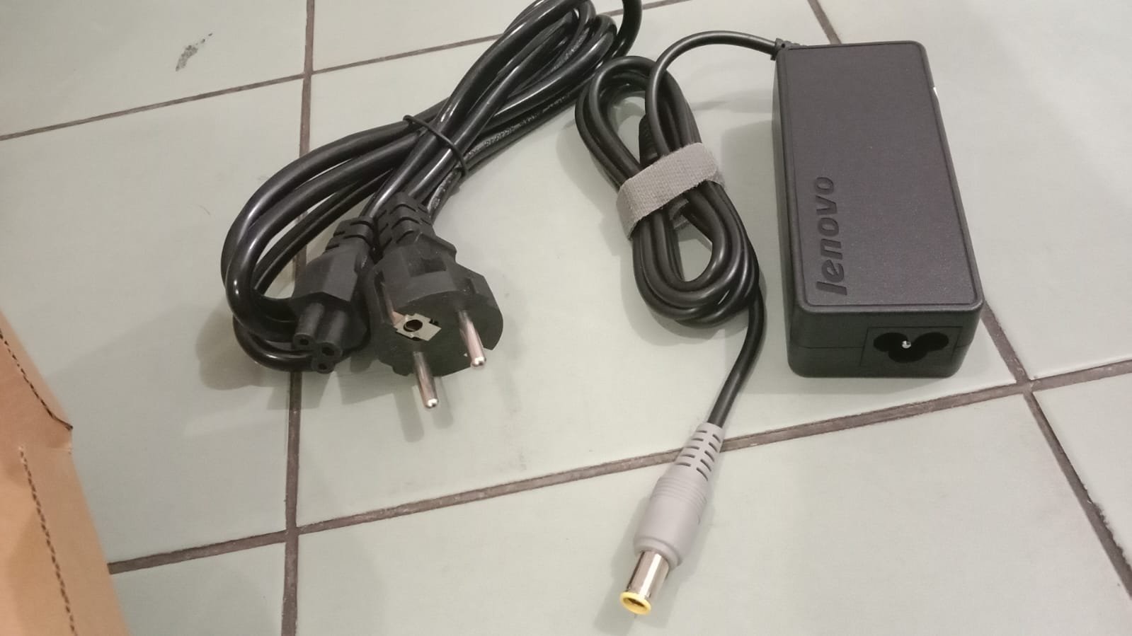 ADAPTER LENOVO 19V 3.25A 7.9*5.5MM JARUM ORIGINAL