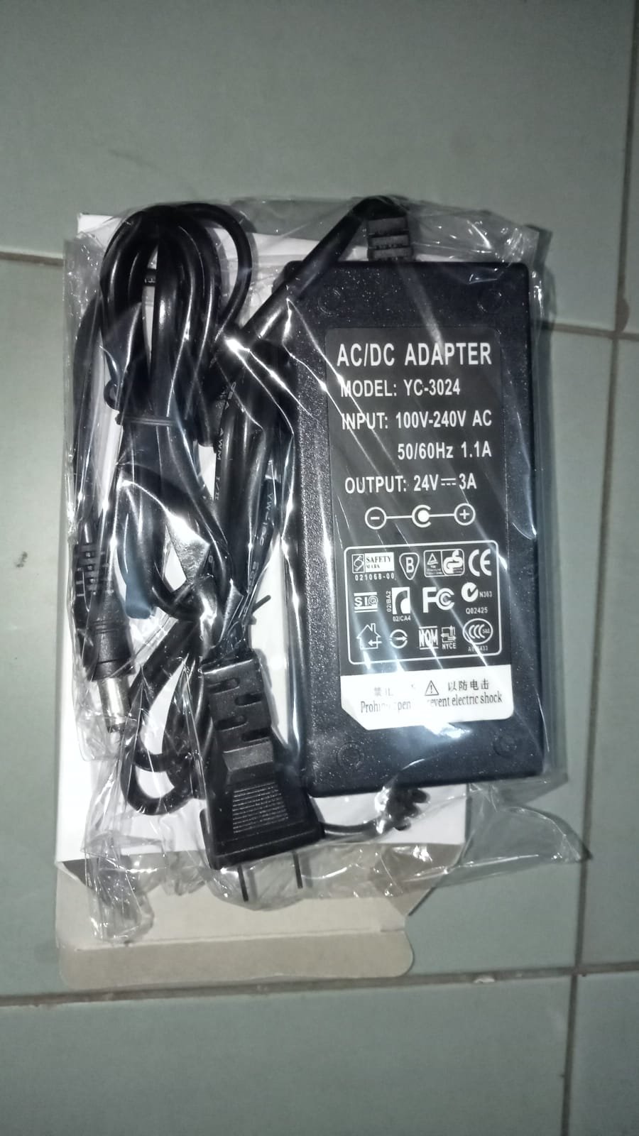 ADAPTER 24V. 3A