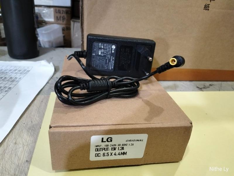 ADAPTER LG 19V-1,3A 6.5MM*4.4MM JARUM