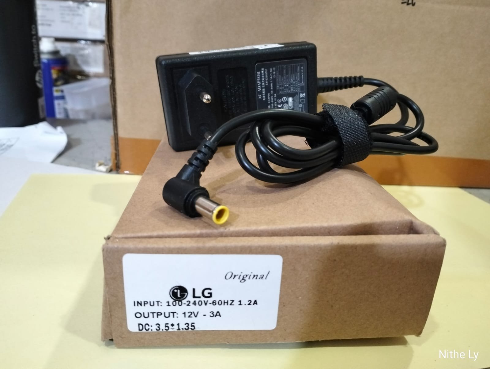 ADAPTER LG 12V-3A 3.5MM*1.35MM JARUM