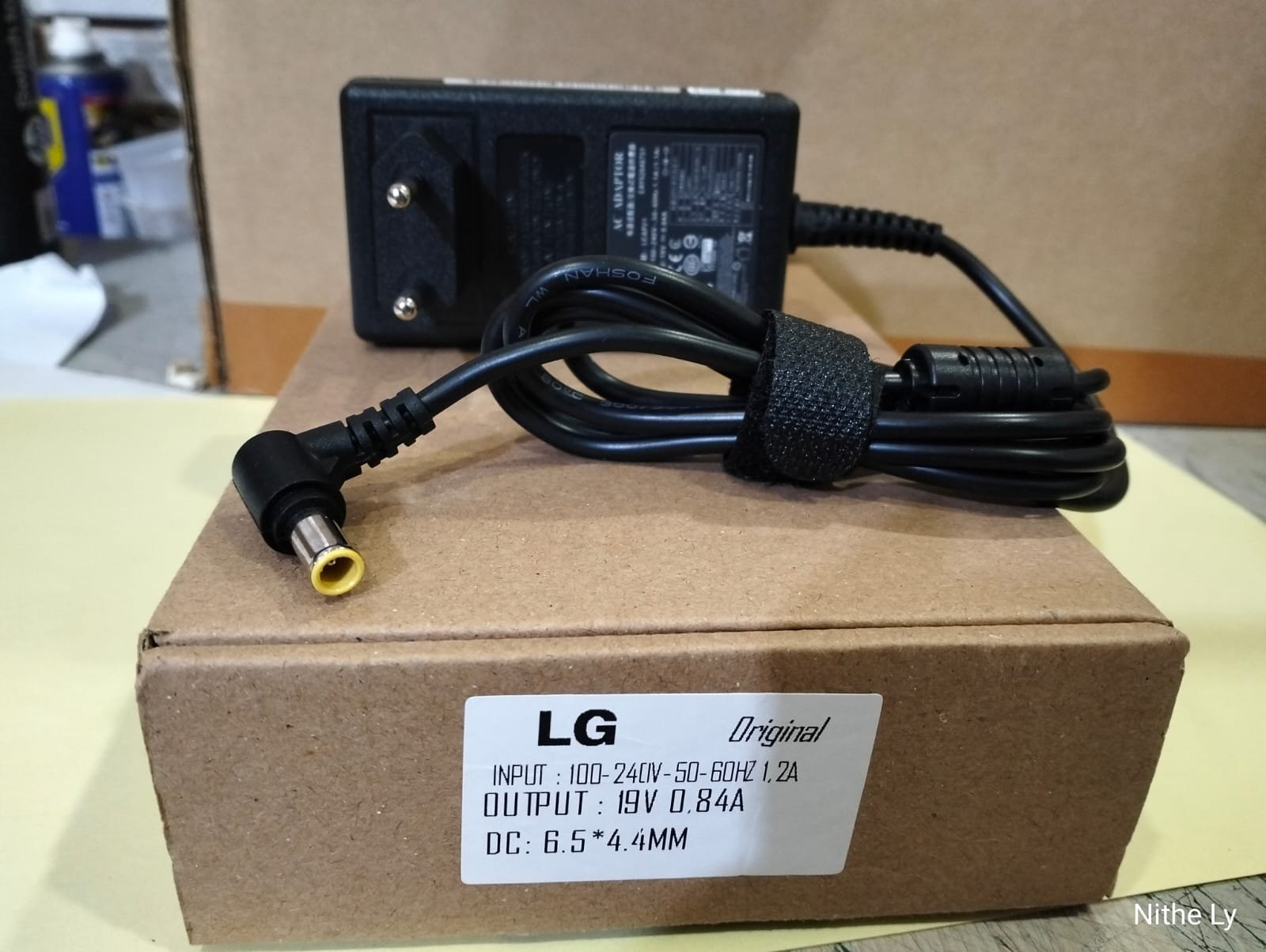 ADAPTER LG 19V-0,084A 6.5MM*4.4MM JARUM