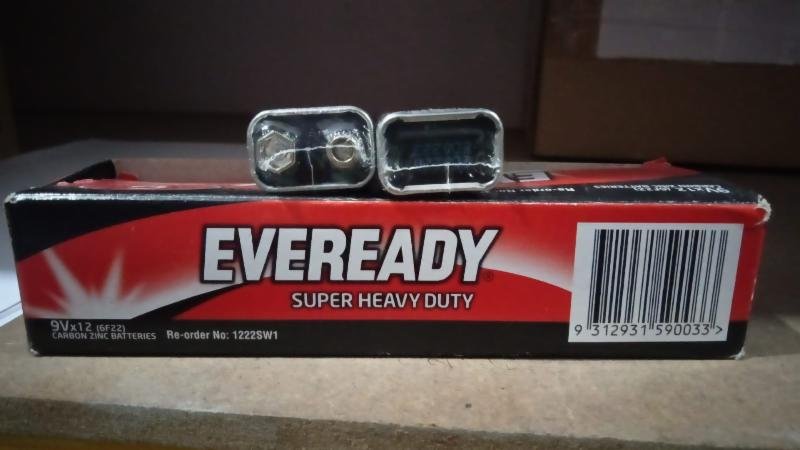 BATREY EVEREADY 1222 9V SWL HITAM PETAK