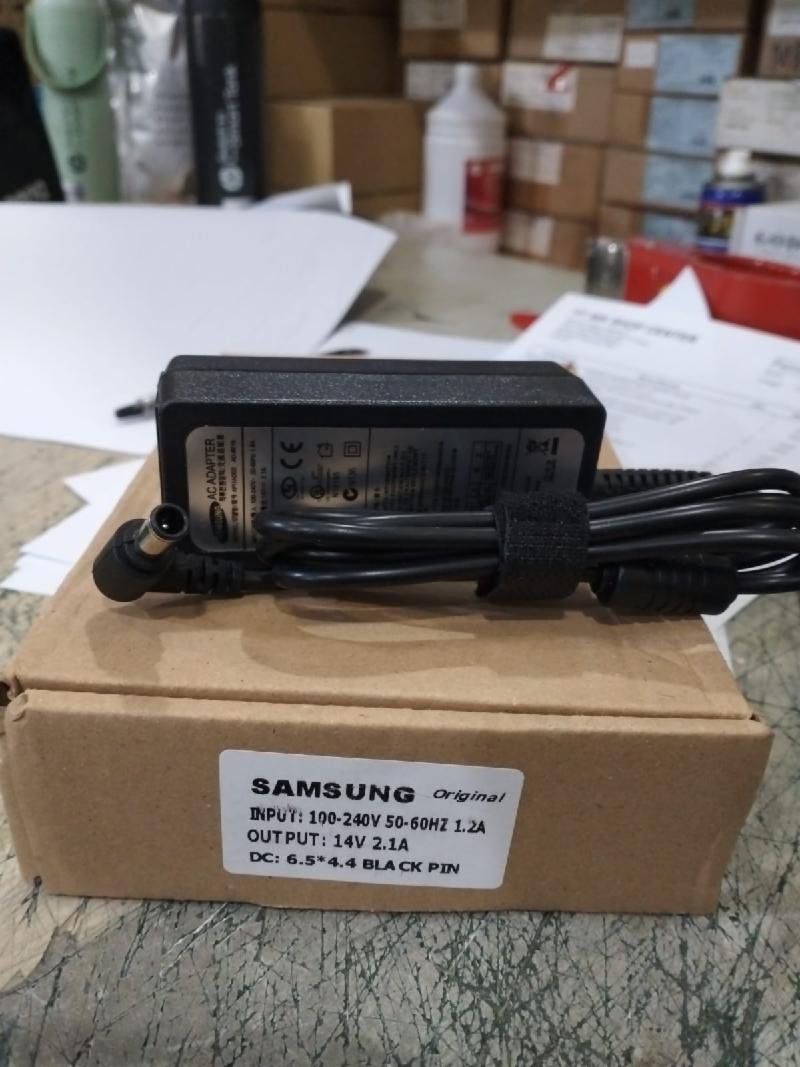 ADAPTER SAMSUNG 14V-2,1A 6.5*4.4 MM