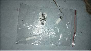 CABEL LIGHTNING TO HANDPHONE JACK ADAPTER