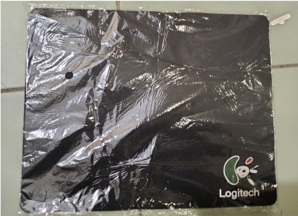 MOUSE PAD PERSEGI MERK LOGITECH